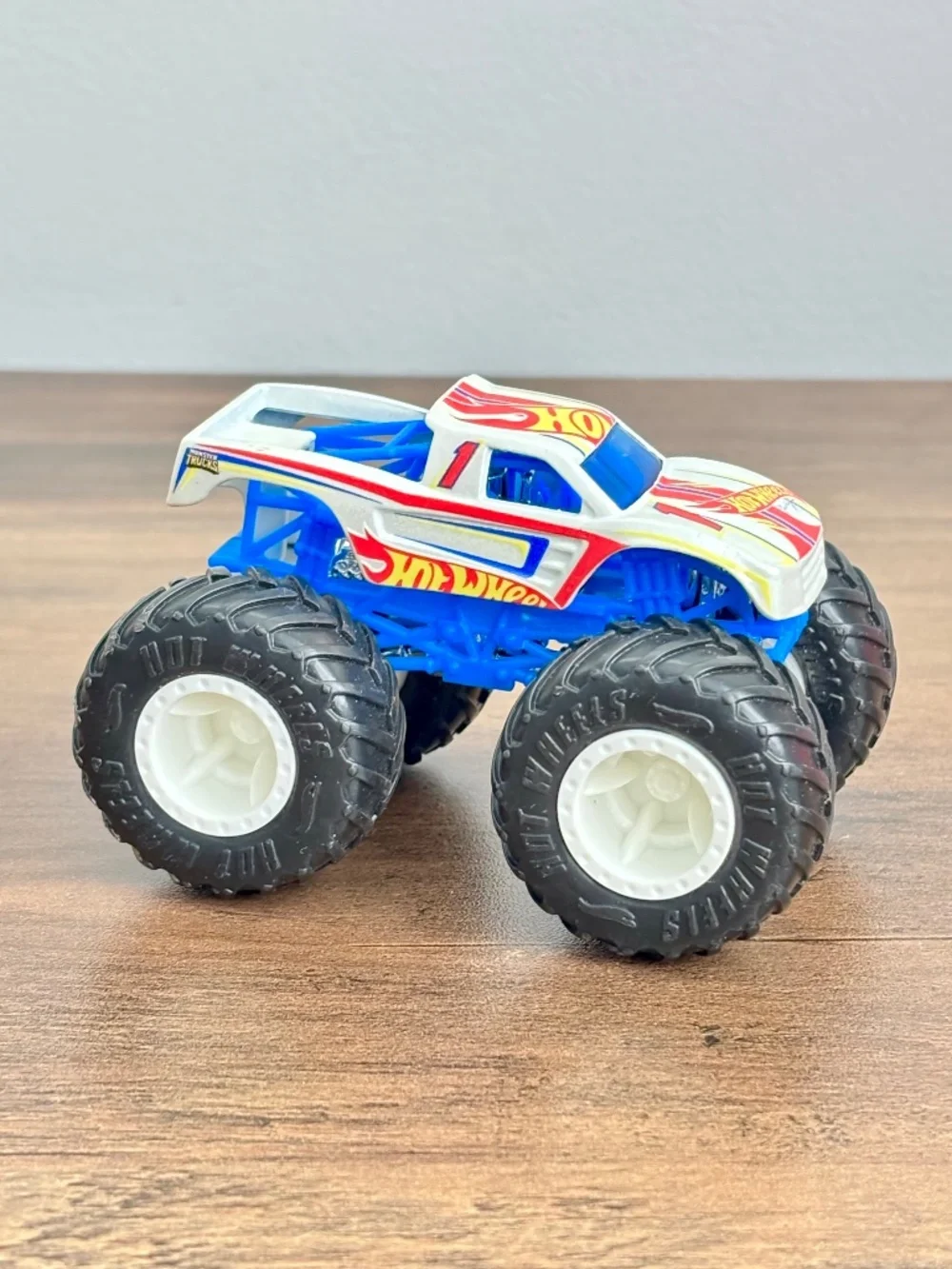 Hot Wheels Monster Truck Die Cast 1:64 #1 Racing Team Red White Blue Yellow Toy